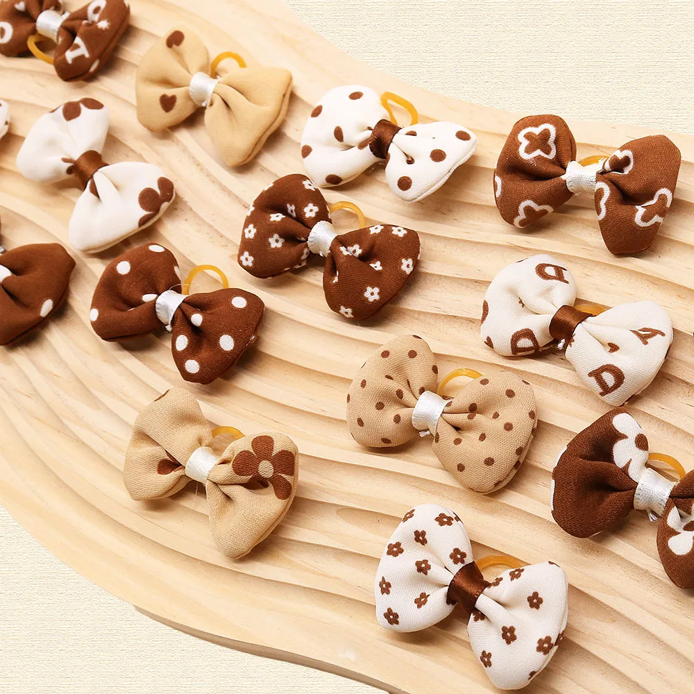 10/20/30PCS Dog Bows With Rubber Bands Handmade Brown Style Puppy Head Flower Handmade Pet Supplies For Dogs Bows Supplies