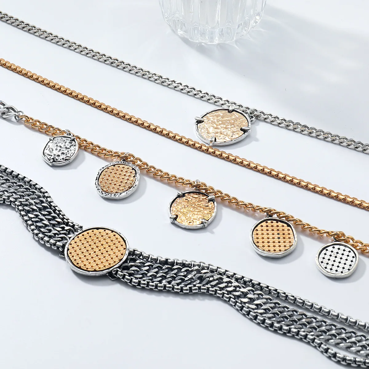 2026 Modische Damen-Halsketten Punk Mehrschichtige Halskette Runder Münzanhänger Choker Schmuck Hals-Accessoires – Detail 5
