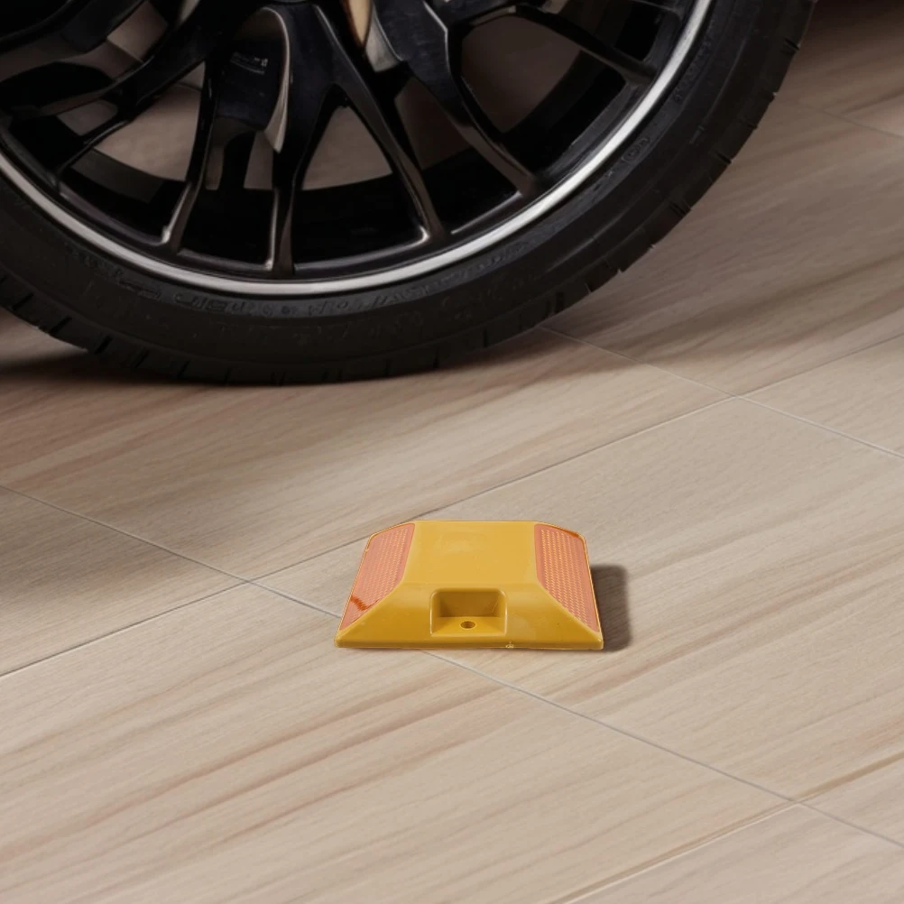 5pcs Road Delineators Heavy Duty Reflective Plastic Raised Design For Highway Driveway Pathway Safety Markers Traffic Guidance