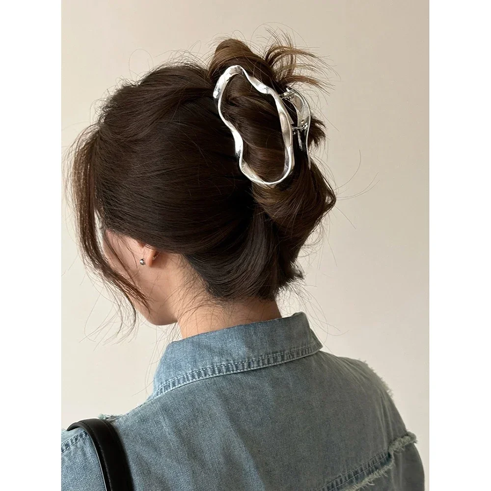 Fashionable Hair Claw for Women, Large Silver Hairpin for Korean Style Ponytail, Sophisticated Hair Accessory