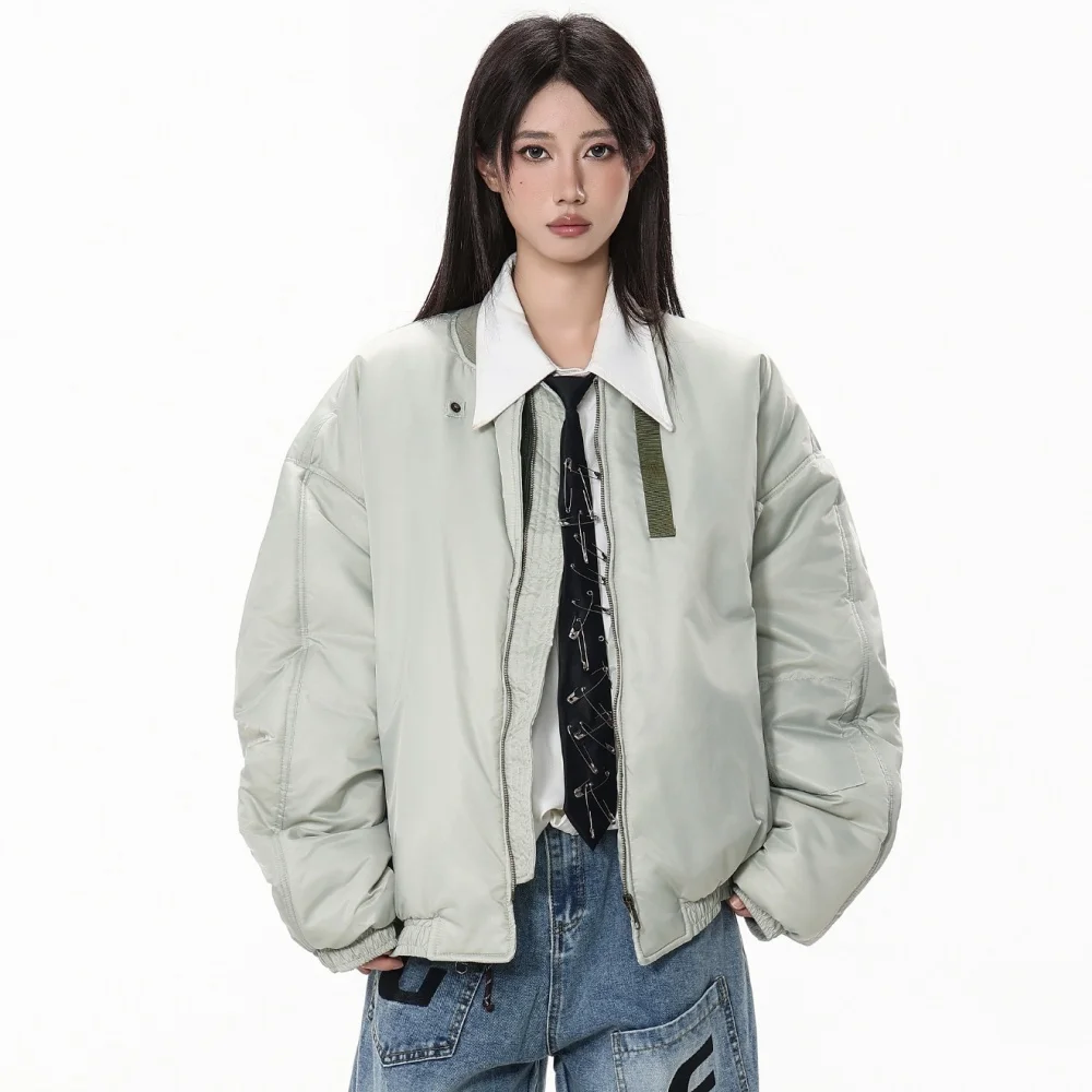 Doudoune d'hiver femme hiver 2025 veste bouffante de créateur col côtelé noir mode femme veste bombardier isolée
