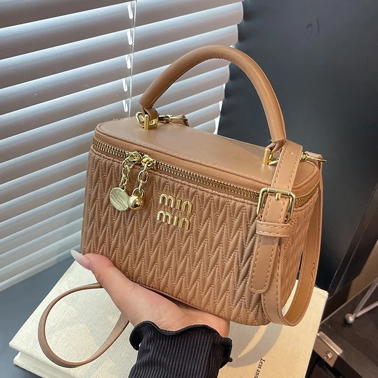 

Шикарная женская блестящая сумка 2025, текстурированная квадратная сумка через плечо, дизайнерская сумка через плечо, повседневная шикарная сумка