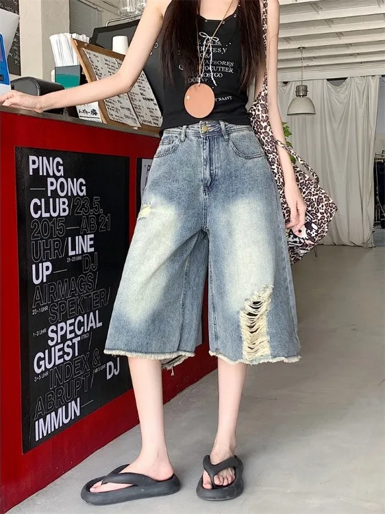 

plus Size Women's Fashionable Ripped Straight Leg Jeans Shorts High Waist Wide Leg Mid-Length Retro Washed out Summer Denim