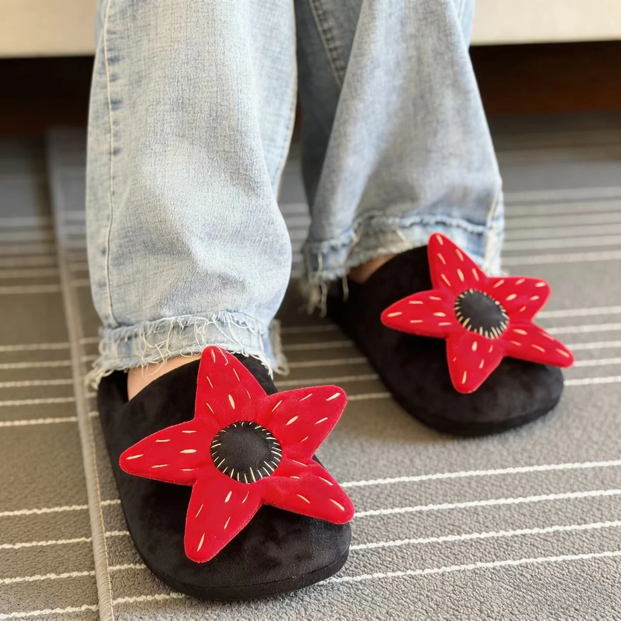 

2026 New Plush Slippers Cartoon Horror Red Flower Stuffed Shoes Women Men Indoor House Slipper Christmas Gifts