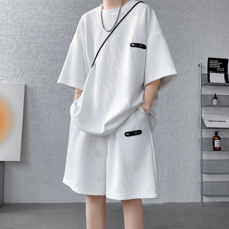 

Летний спортивный комплект для мужчин: футболка с коротким рукавом и шорты, свободный крой, удобный, модный, повседневный, с круглым вырезом, из дышащего тонкого материала.