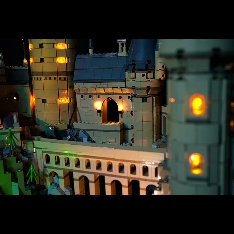 Kit di illuminazione a LED per Hogwarts compatibile con i mattoni del blocco di costruzione del castello di film 71043 (solo luce senza modello)