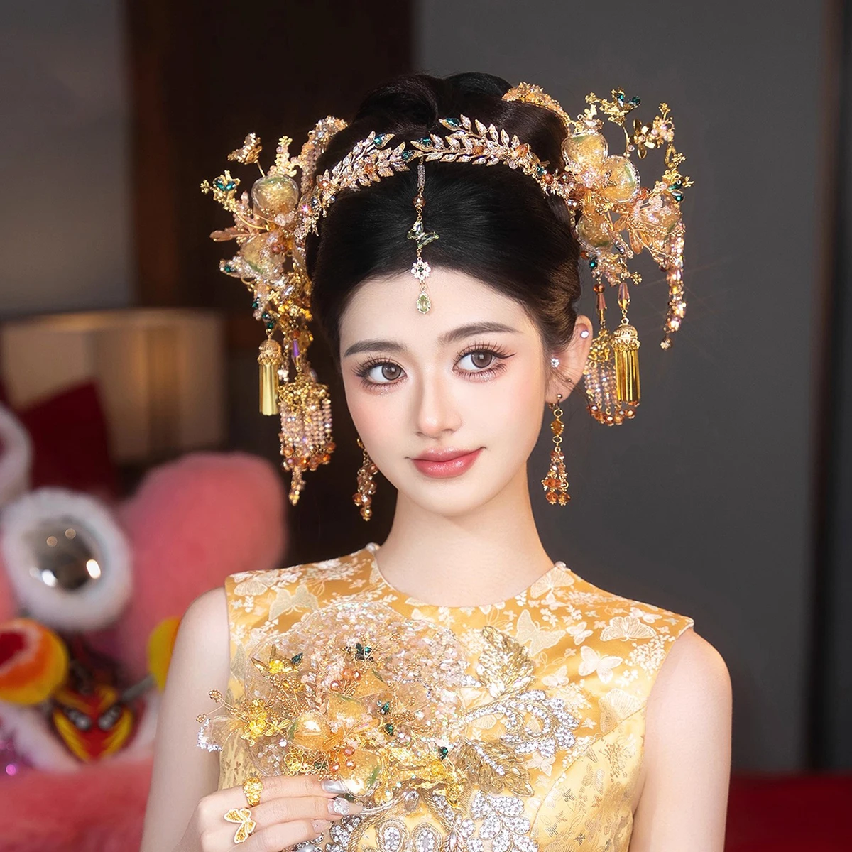 مجموعة إكسسوارات شعر الزفاف على الطراز الصيني الذهبي للعرائس الراقية لتقليل العمر Xiuhe دبوس الشعر ومجوهرات مشط