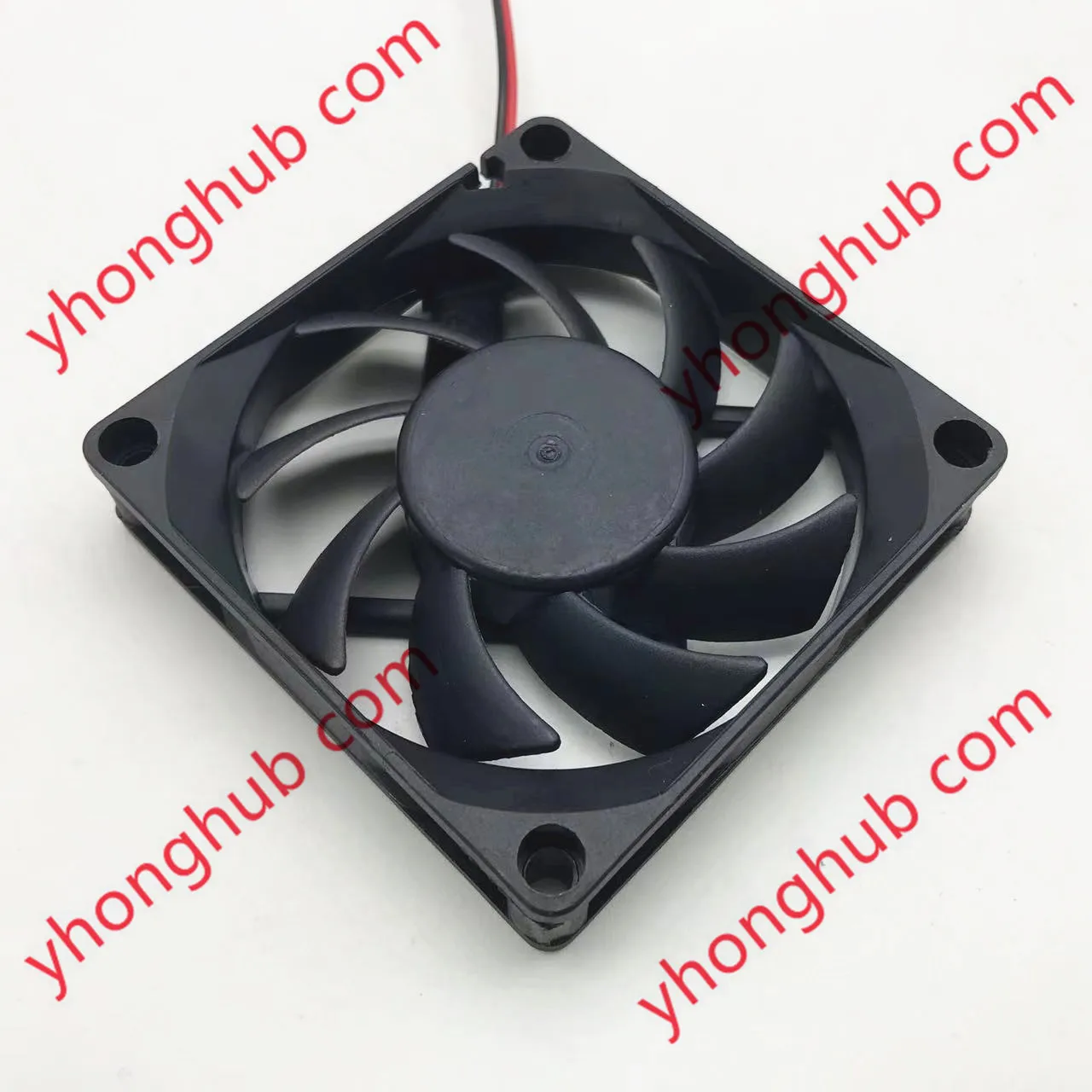 Jamicon KF0715S1L-R DC 12V 0.14A 70x70x15mm 2-wire Server Cooling Fan