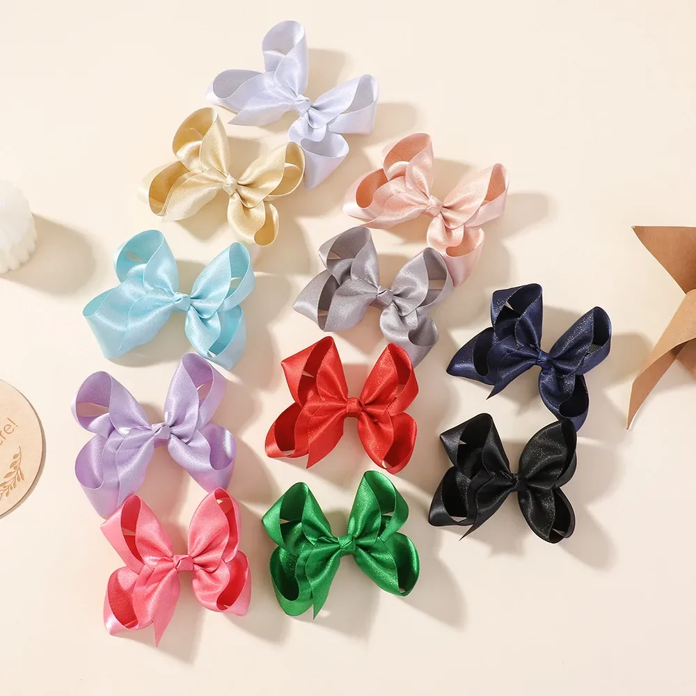 2pcs 솔리드 컬러 헤어 클립 아기 소녀를위한 4 인치 리본 활 어린이 부티크 머리핀 수제 머리 장식 헤어 액세서리 선물