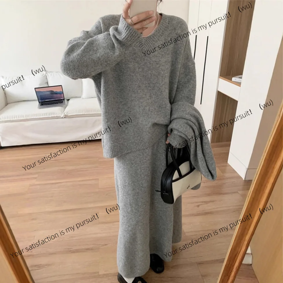 

Autumn and winter new temperament fashionable foreign style knitted suit women's loose lazy wind sweater skirt scarf three-piece