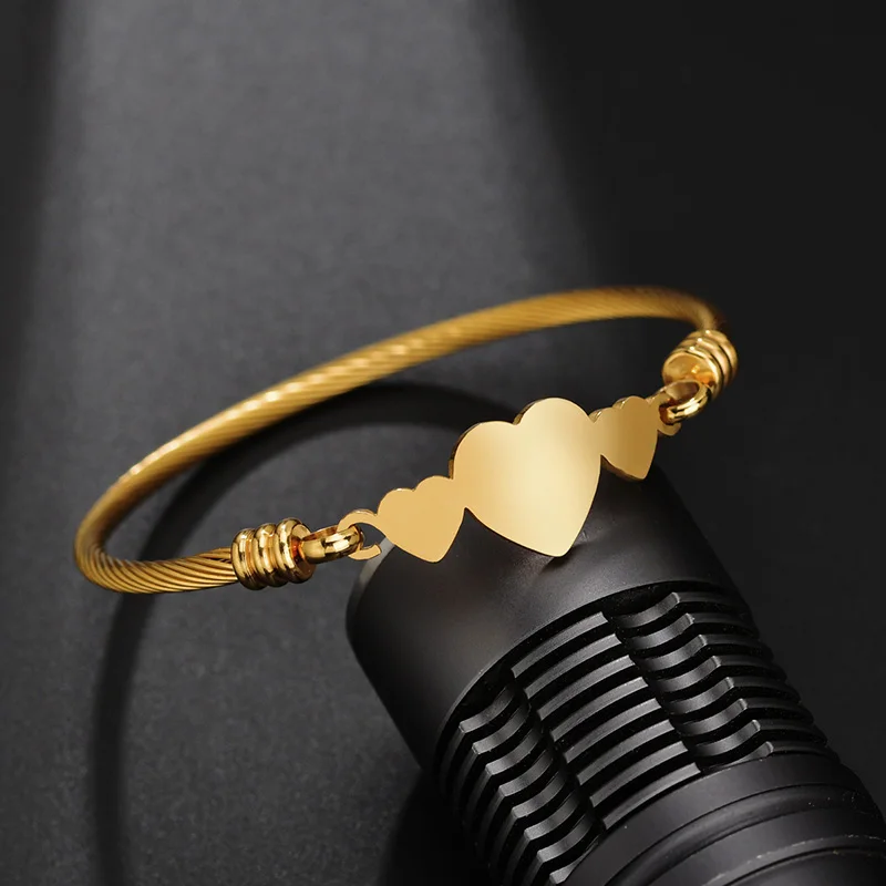 Romantic Engraved Name Letter Customized 3 Hearts Bracelet for Women Child Stainless Steel Personalized Wire Bangle Jewelry Gift
