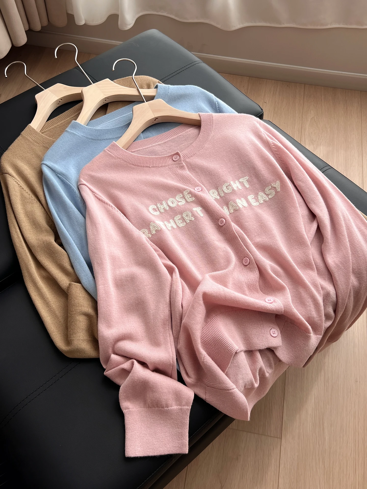 

Women's Wool Embroidered Letter Knitted Open Cardigan round Ne Sweater Autumn Winter Sle mat Faion Regular Fit