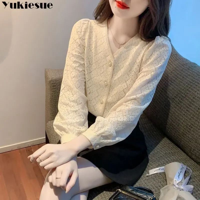 

Новая кружевная рубашка в корейском стиле с небольшим ароматом и v-образным вырезом, универсальный темперамент и непринужденный модный дизайн в стиле Харадзюку, нежный топ