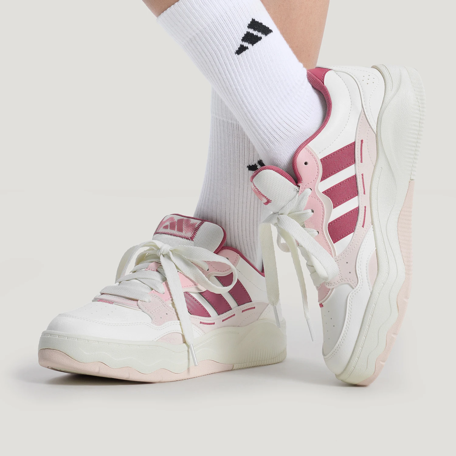 

Женские ультралегкие спортивные кроссовки Adidas Originals с амортизацией KH9028