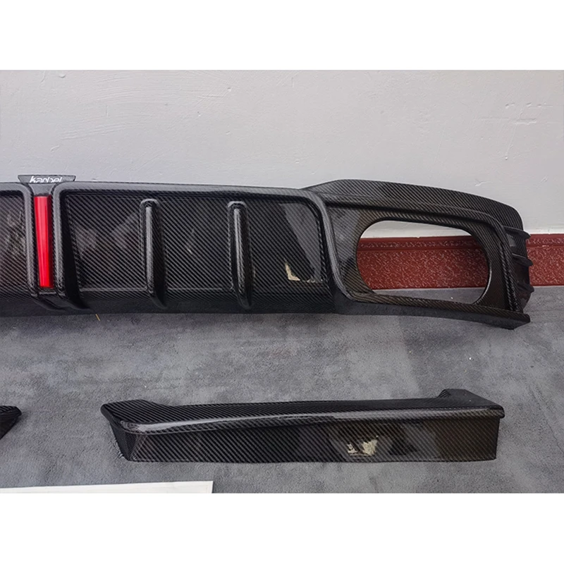 High Quality Carbon fiber Rear Bumper Lip Spoiler Diffuser Cover For Audi A7 S7 RS7 2019 2020 2021 Year (With Lamp)