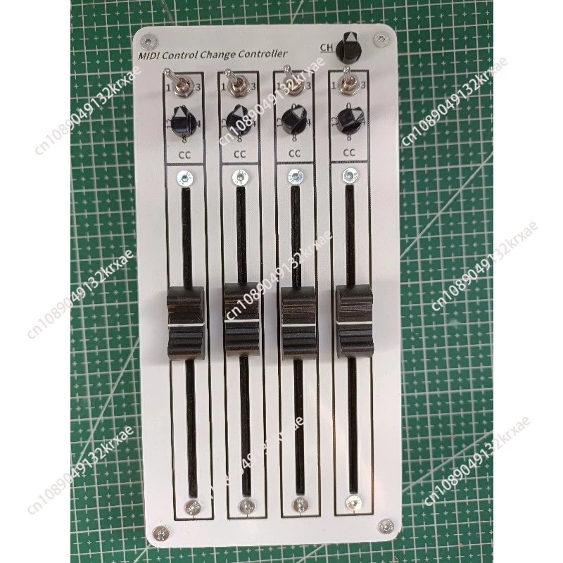 

Контроллер MIDI CC, 4 нажатия, 4 переключателя, 100 мм, раздвижной фейдер, USB-интерфейс для компьютерного программного обеспечения для хост-музыки