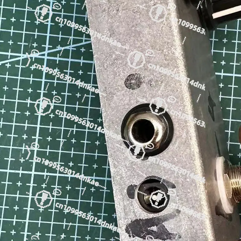 

Силиконовая трубка для самостоятельной сборки педали эффектов Fuzz Single Effect Device (DIY Loose Kit) FUZZ FACE