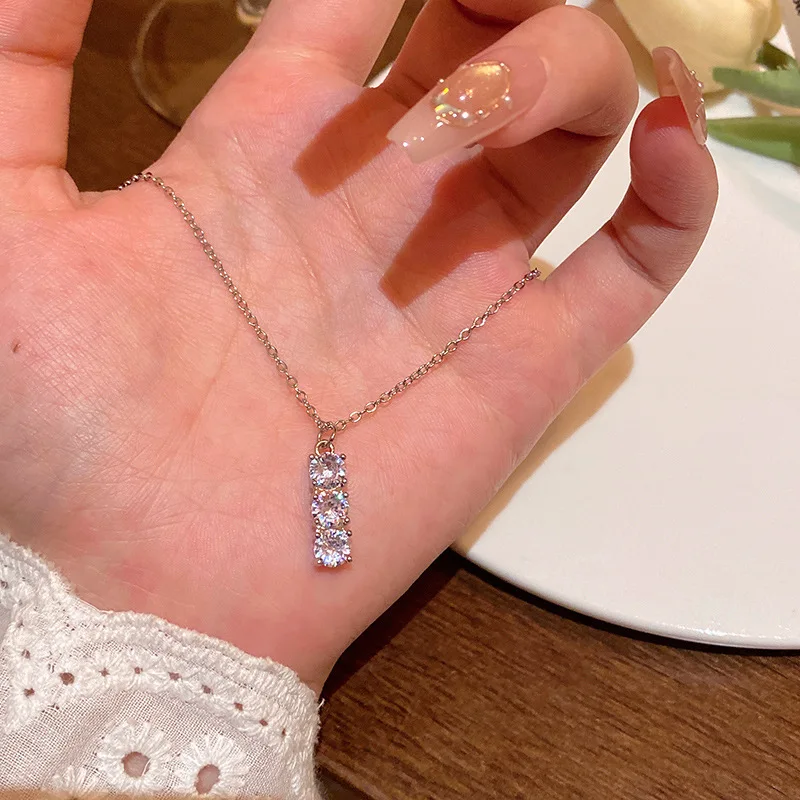 

Light luxury simple flash one-word zircon pendant necklace women's fashion versatile temperament collarbone chain neck chain
