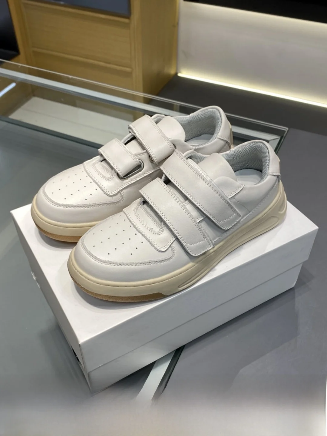 Top Layer Cowhide Women's Outdoor Casual Shoes Magic Tape Low Top Fashion Sneakers Comfortable Warm Wear Resistant Rubber