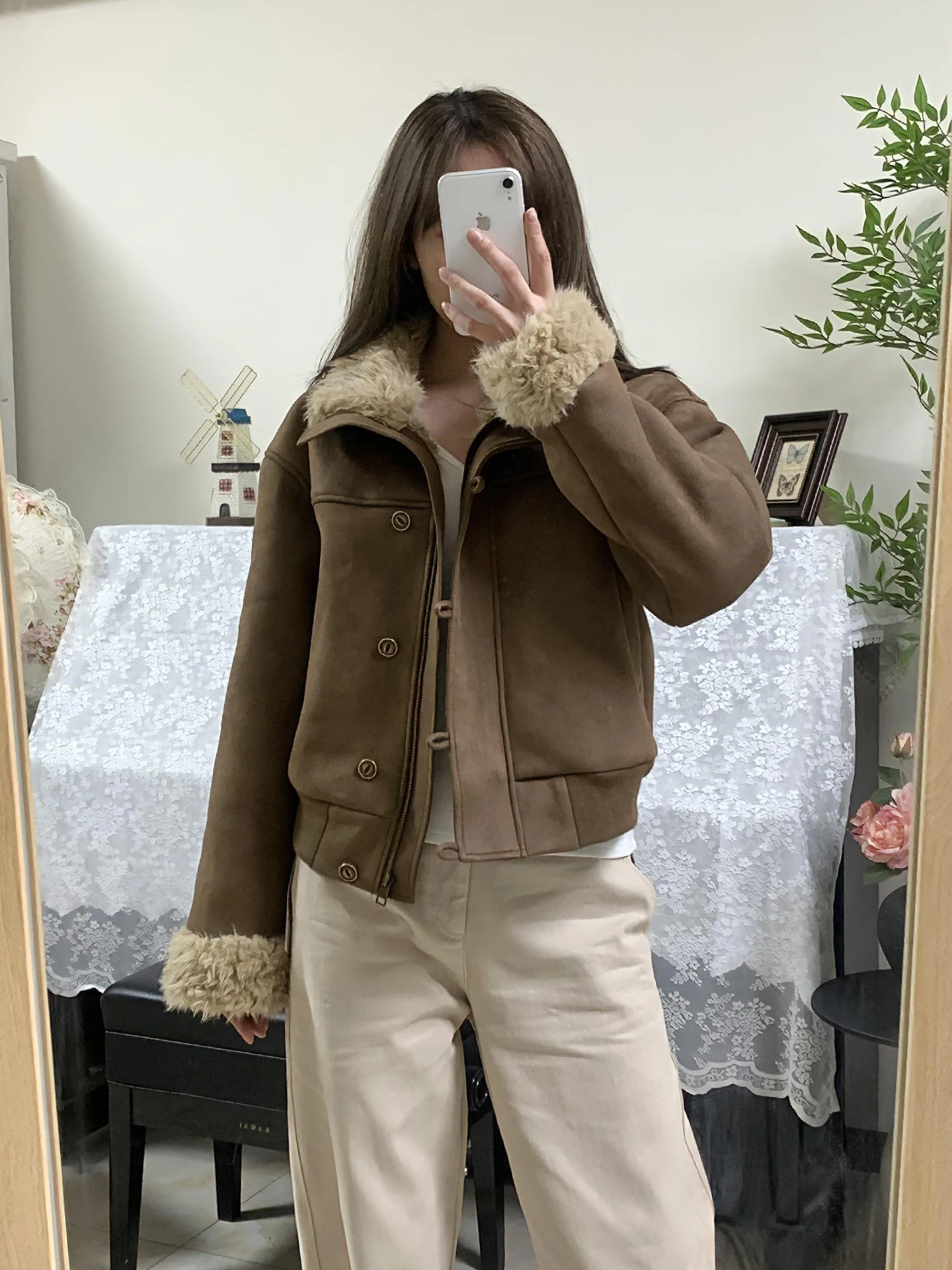 

Корейское пальто из замши с мехом, женское теплое облегающее универсальное пальто с воротником-стойкой, повседневное зимнее пальто на пуговицах, длинное све