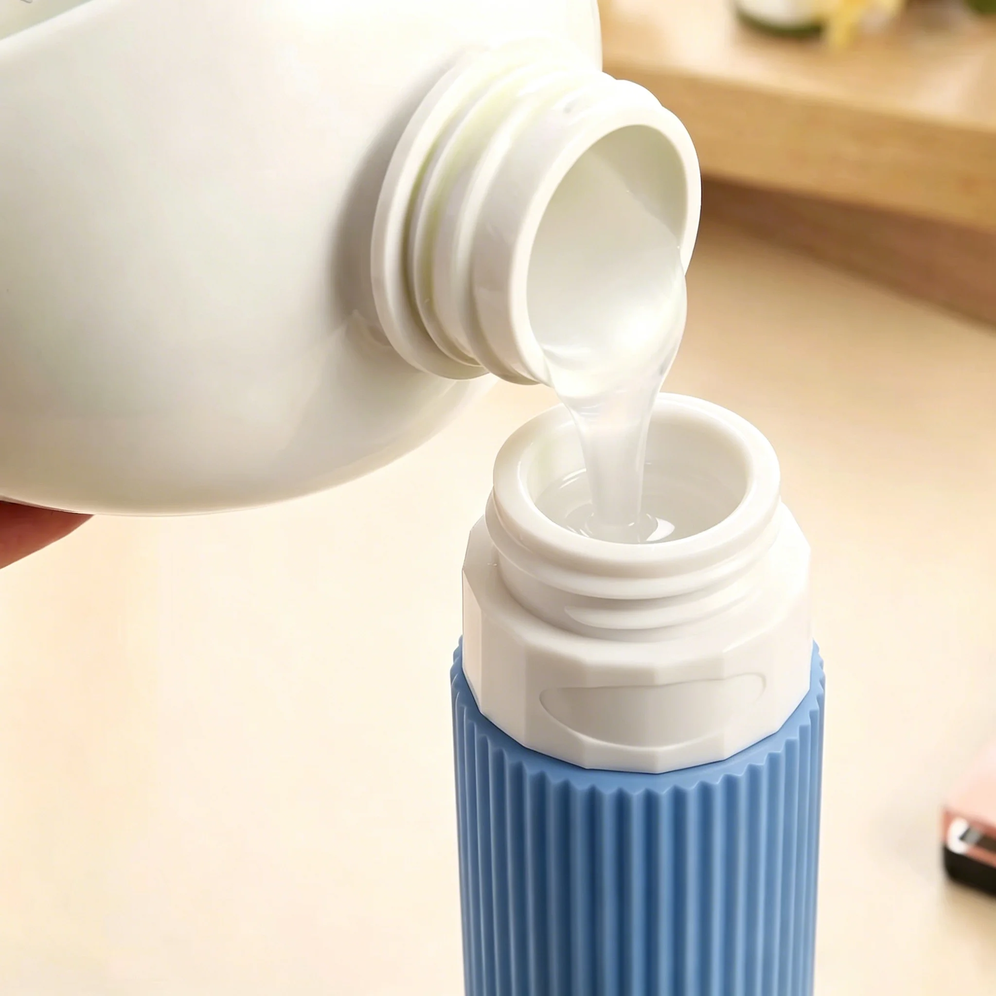 زجاجة سفر قابلة للطي بسعة 90 م - مراجعة Food Storage Drums وسعره