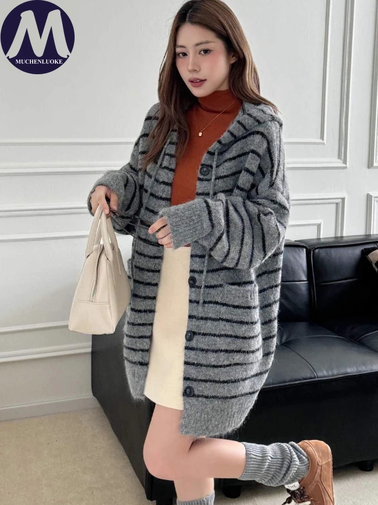 Maglione lavorato a maglia a righe con cappuccio autunno inverno da donna Cardigan caldo ispessito allentato casual alla moda coreana per uno stile elegante