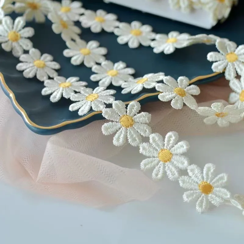 Tecido bordado largo do laço das margaridas, fita 3D Bud para vestidos colares punhos, chapéus DIY Headwear, decoração DL, 2,2 cm