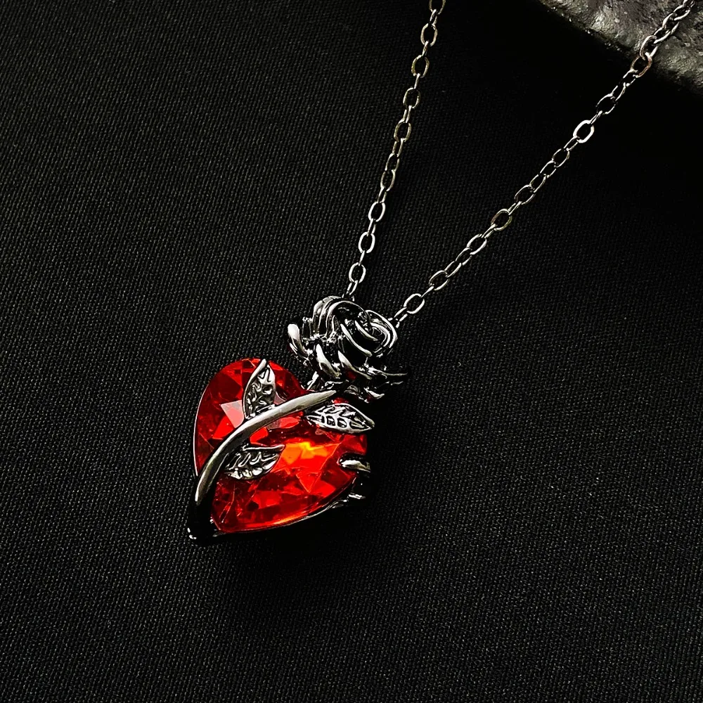 

Gothic Rose Red Love Necklace Women's Y2K Jewelry Silver Color Tonebloody Human Heart Pendant Jewelry Personalized Gifts