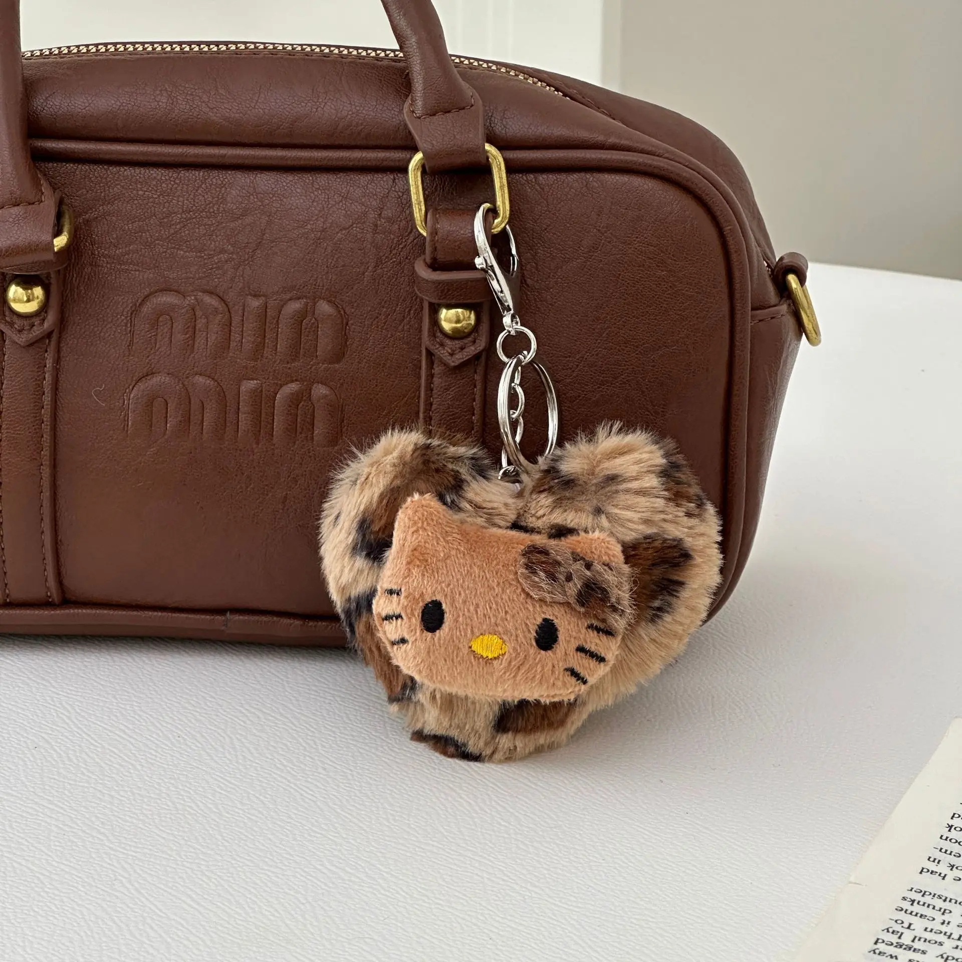 New plush cat doll autumn and winter leopard print bag pendant backpack keychain doll decoration ins cartoon retro accessories