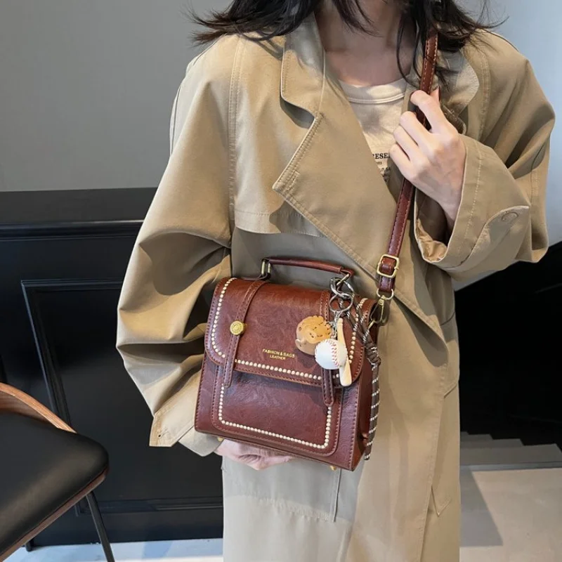 

Elegant And Comfortable Shoulder Bag For Ladies Made From Soft Leather By Luxury Classic Brand