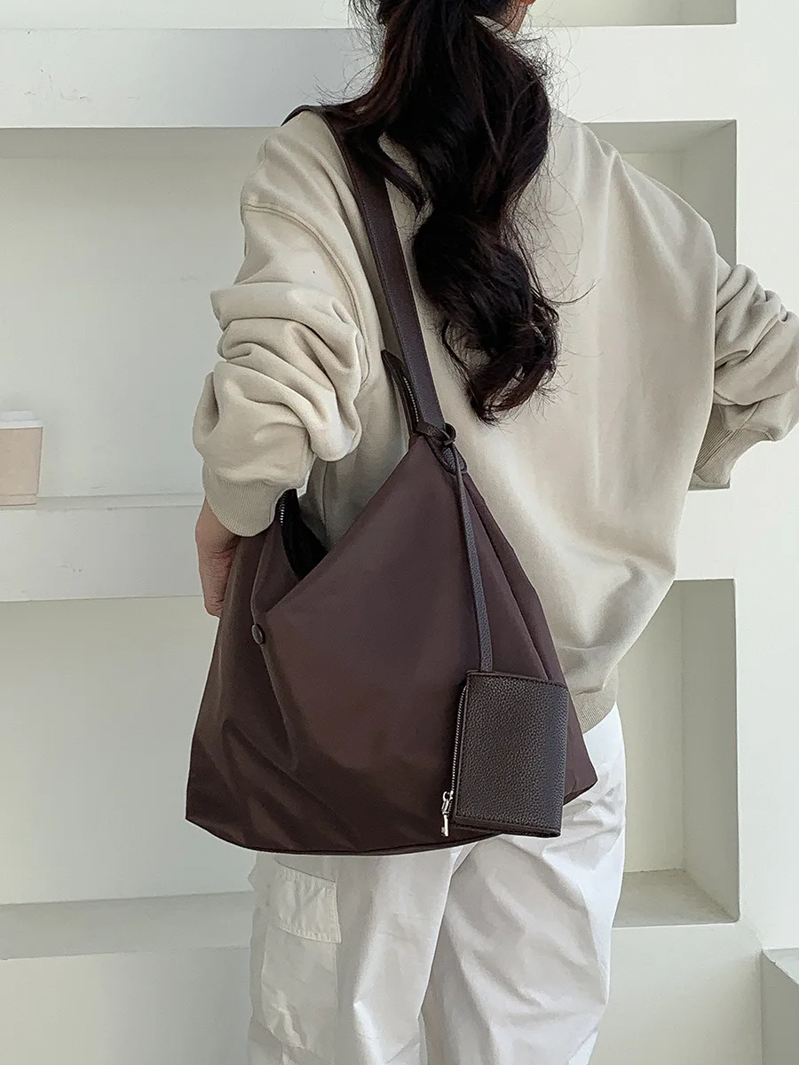 Casual nylon shoulder bag Women\'s large capacity commuter retro bag solid color patchwork waterproof Tote bag