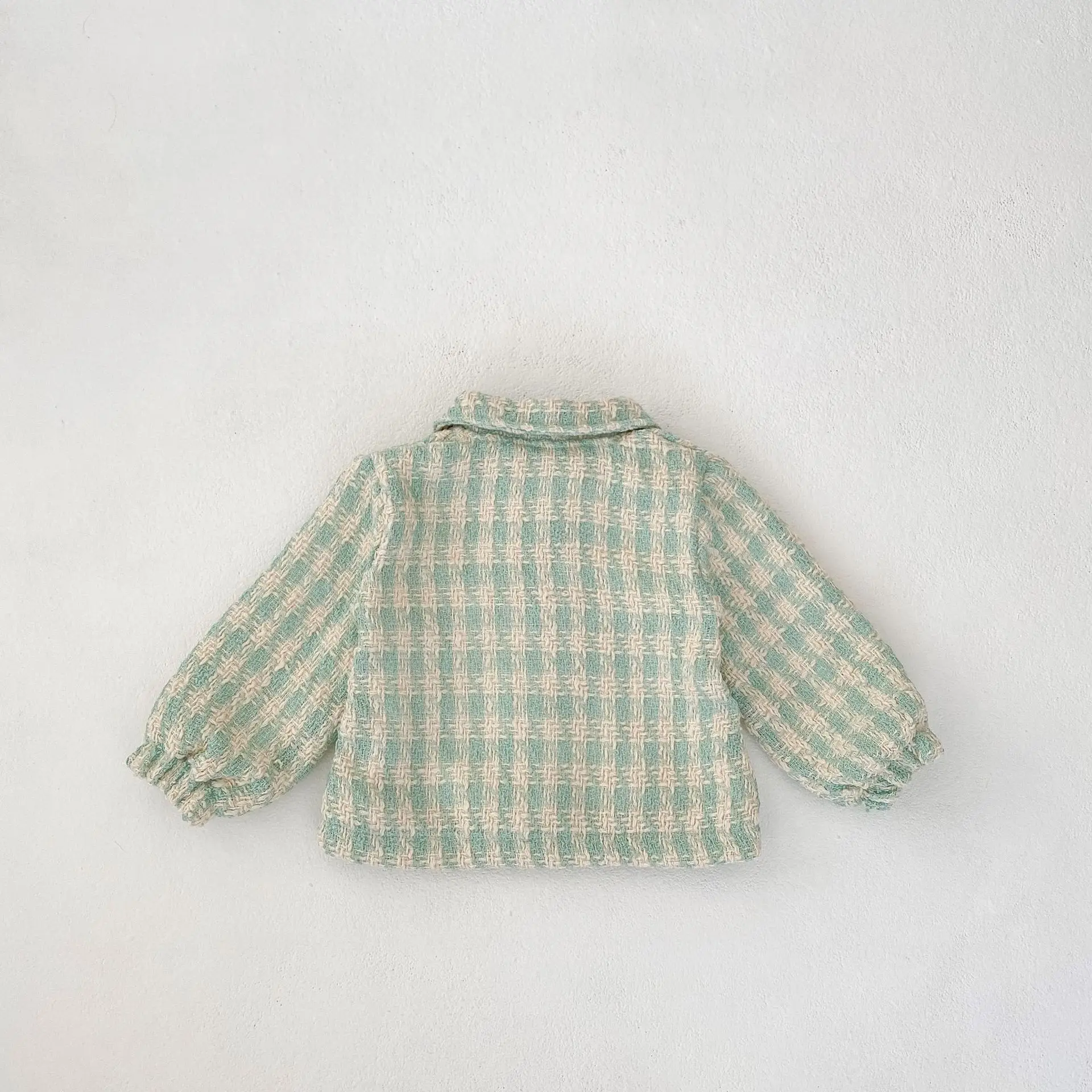 New winter clothing for 0-3 year old baby girls, double pocket checkered cardigan, thick collar jacket, versatile outdoor wear f