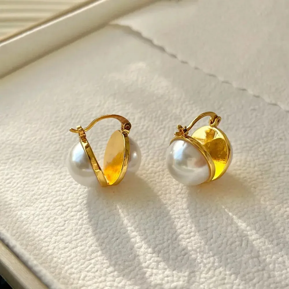 

Luxury Mini Chunky Pearl Hoop Earrings Exquisite Stainless Steel Gold Color Tiny Huggie Ear Buckle Elegant Bride Wed Jewelry New