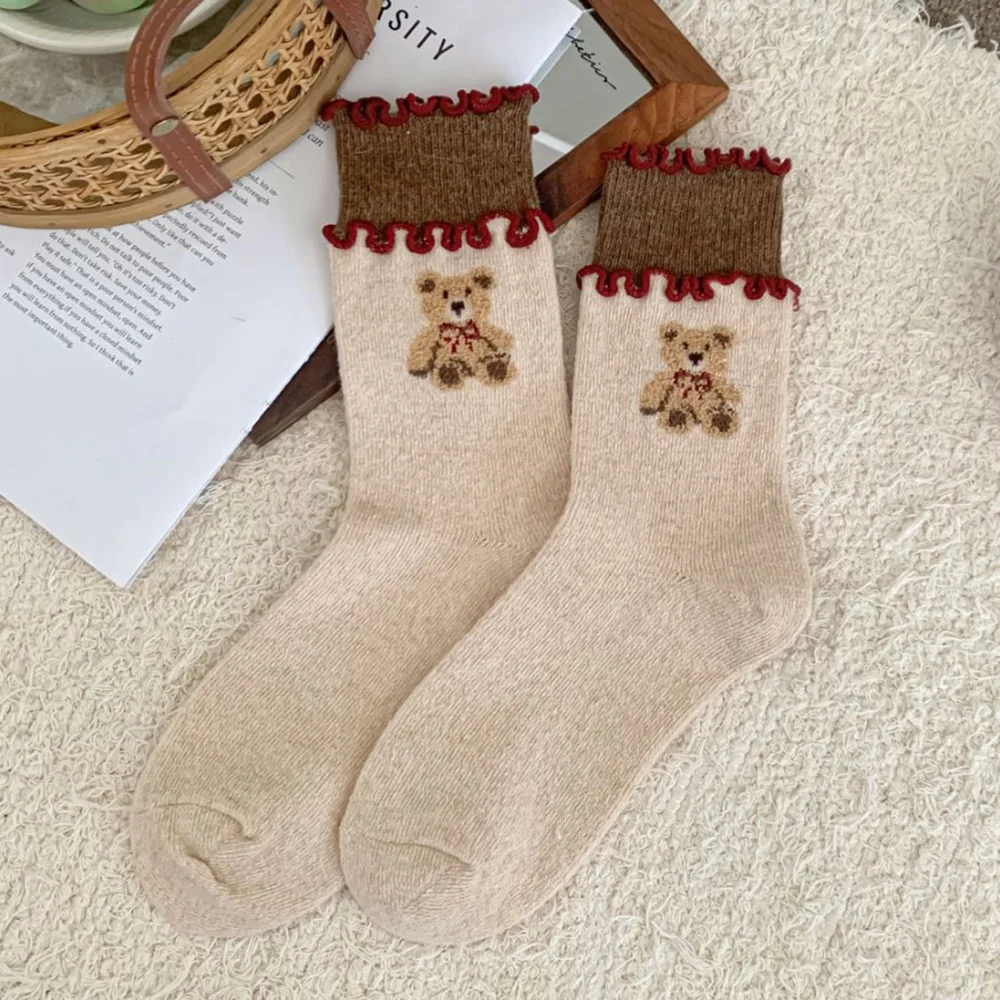 Koreaanse stijl dameswollen sokken Happy Cartoon Bear Warm houden Winter Kawaii Vloersokken Mode Ruche Rand Casual Sokken Vrouw