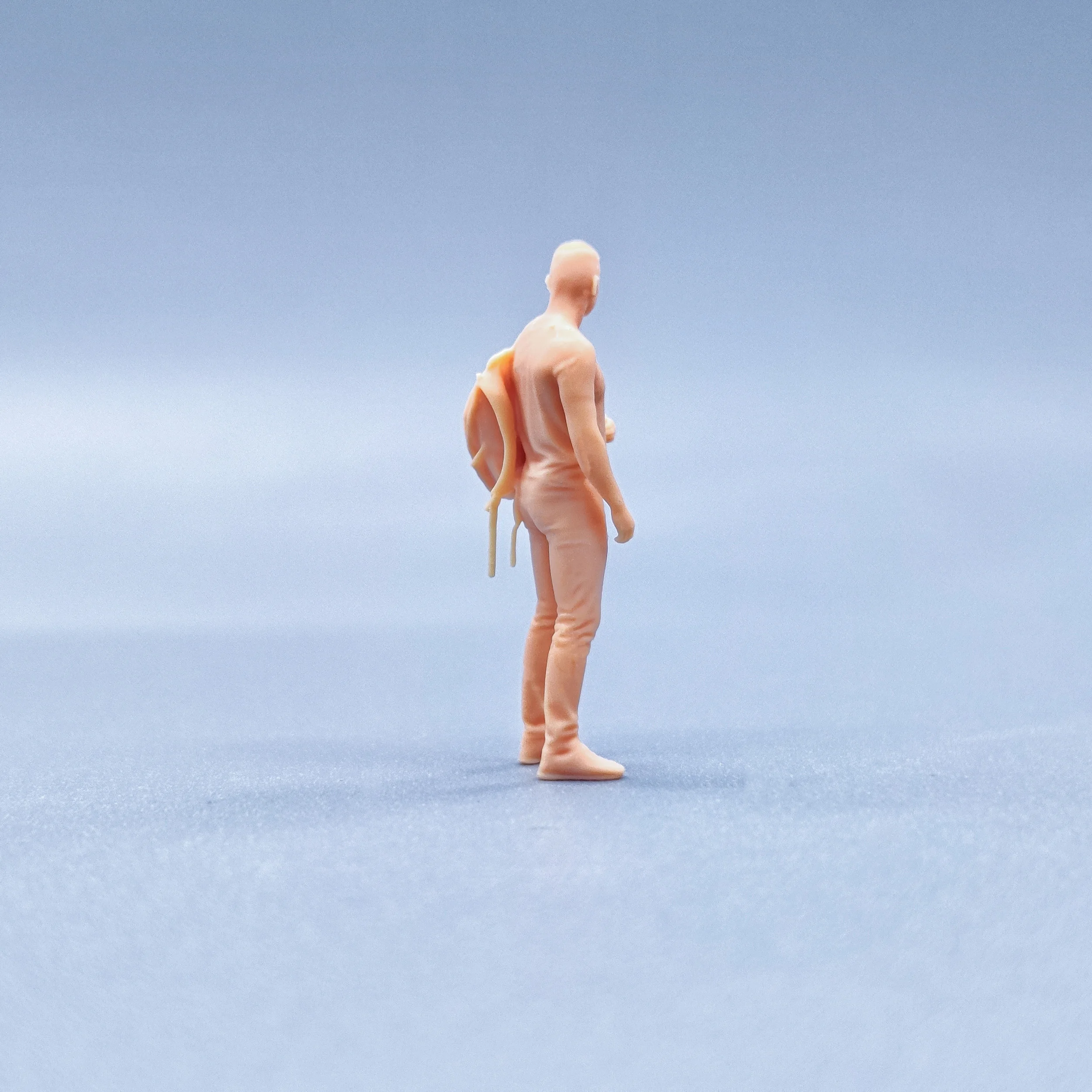 1/64 1/43 Figurines Scale Model Resin  Backpack Sturdy Short Haired Man Uncolored Miniatures Diorama Hand-painted V824