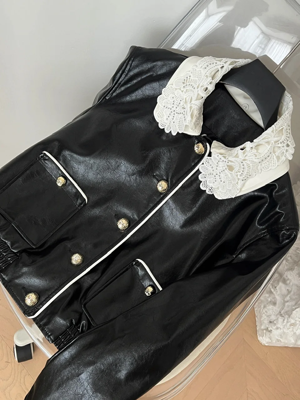 Conjunto de dos piezas de falda y falda de cuero con cuello de encaje de cintura alta, traje de mujer Faionable de longitud dulce Sle ort