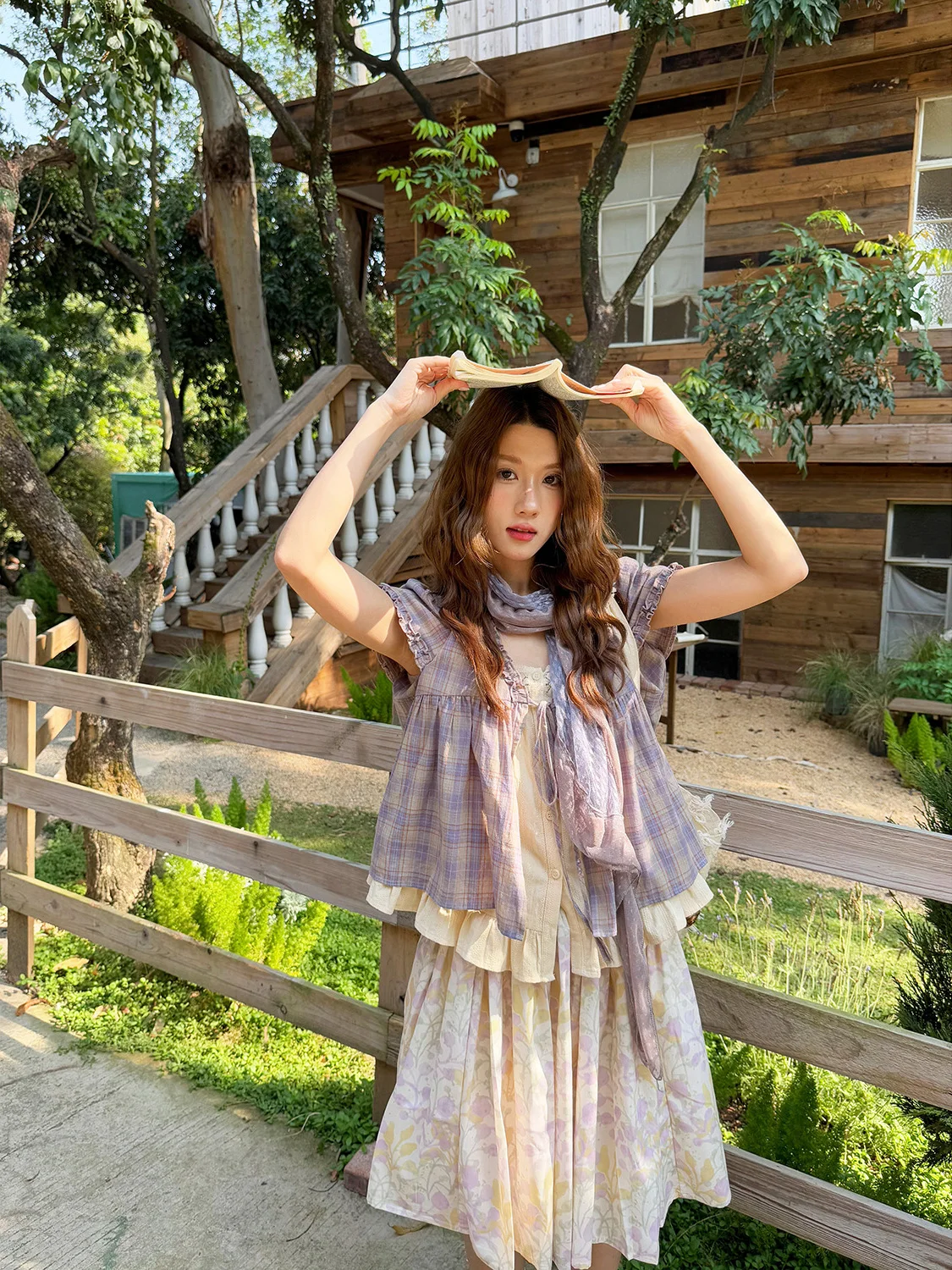 

Wu Baizhu Vintage Plaid Lace Splicing Short Sleeve Women's Shirt False Two-Piece Loose Fit Breathable Cotton V-Neck Top