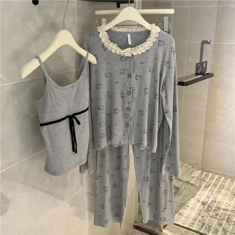 Sanrio süßer Pyjama, Hello Kitty-Pyjama, süß, süß, mit Brustpolster, langen Ärmeln, Mädchen-Frühlings- und Herbst-Stil, Heimkleidungsset