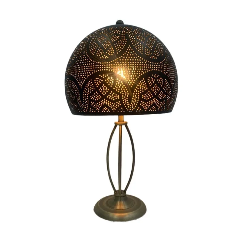 

American light luxury creative hollow iron lampshade table lamp hotel model room bedroom table lamp
