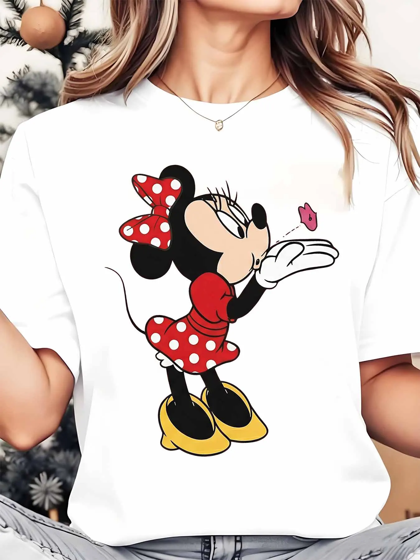 

Disney Minnie Mouse Blowing Kiss Women's Round Neck Shirt Summer Tops Comfortable Unisex Casual Short Sleeve Tee