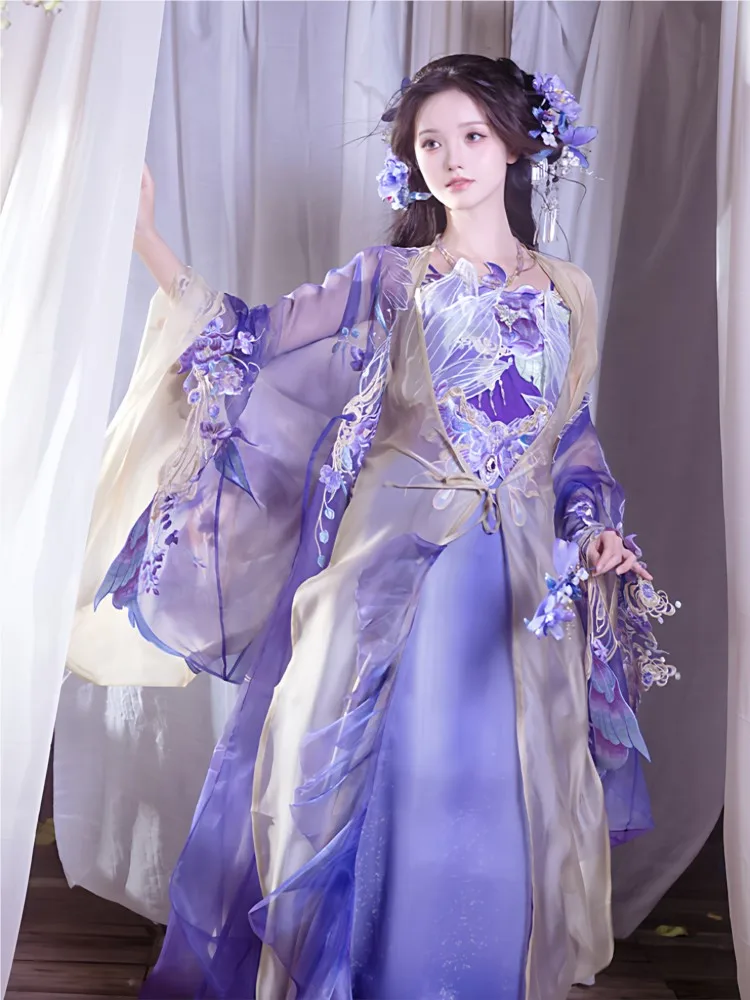 

Рубашка с большими рукавами и тяжелой вышивкой в китайском стиле, блузка и юбка длиной до талии