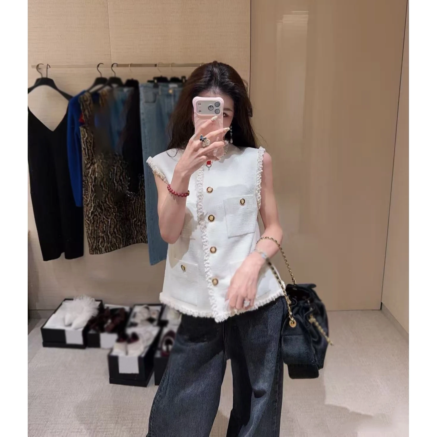2026 Fashion Early Autumn White Gold Buckle Rolled High Street Tweed Four-pouch Sleeveless Tweed Vest For Women