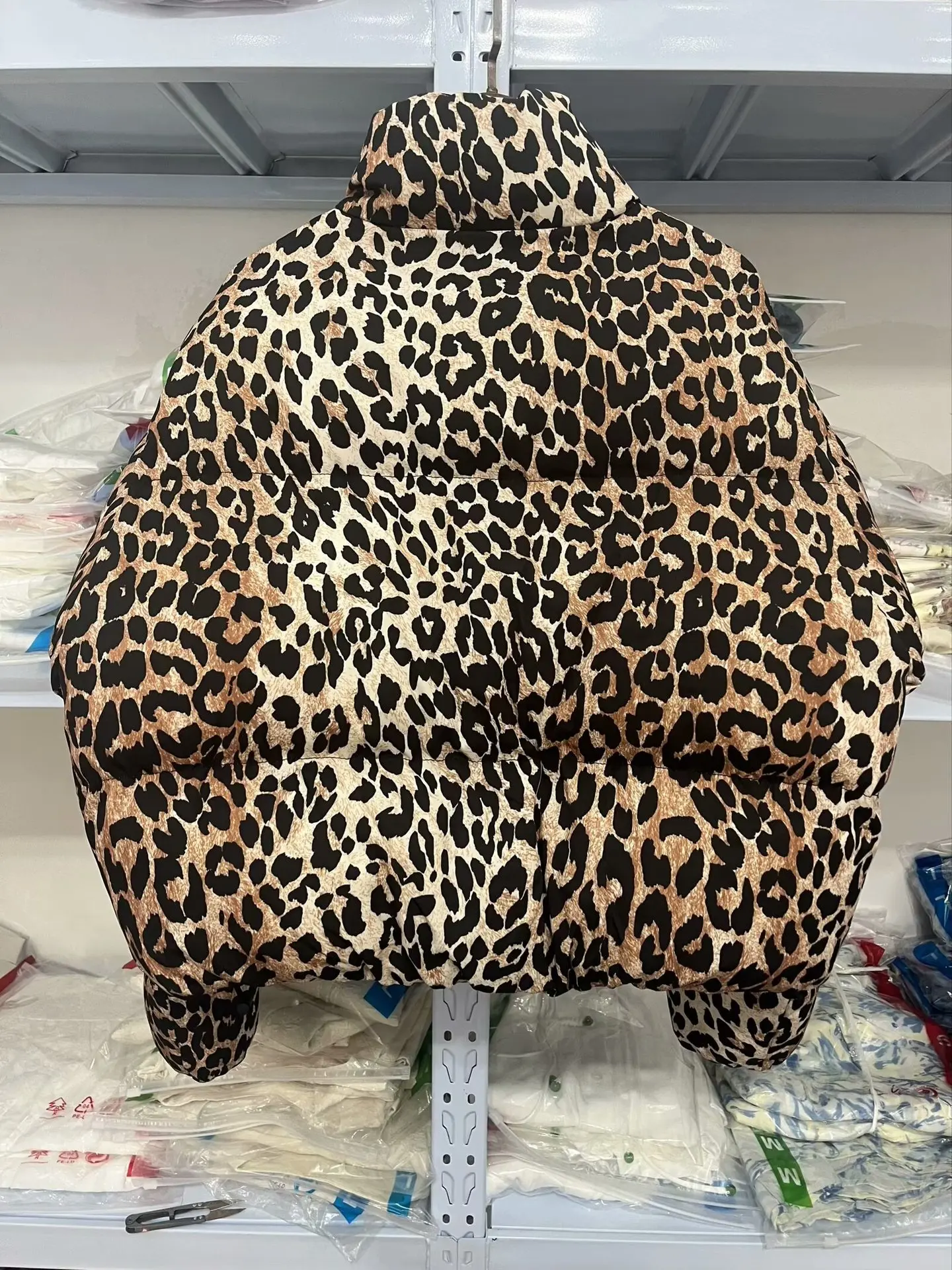 Stand Collar Leopard Streetwear Winter Coat Women 2024 New Warm Windbreak Fashion Short Jacket Versatile Chic Women Outwears