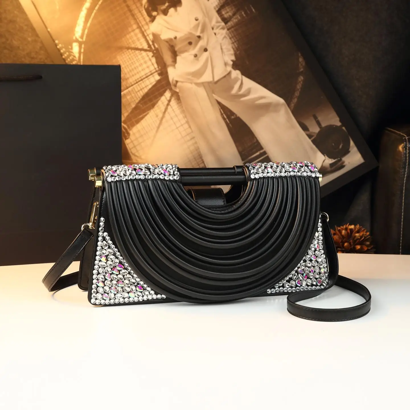 

Luxury Women's Diaper Bag Elegant Crossbody Handbag Minimalist Designer Tote Vintage Leather Solid Color Commuter Bag