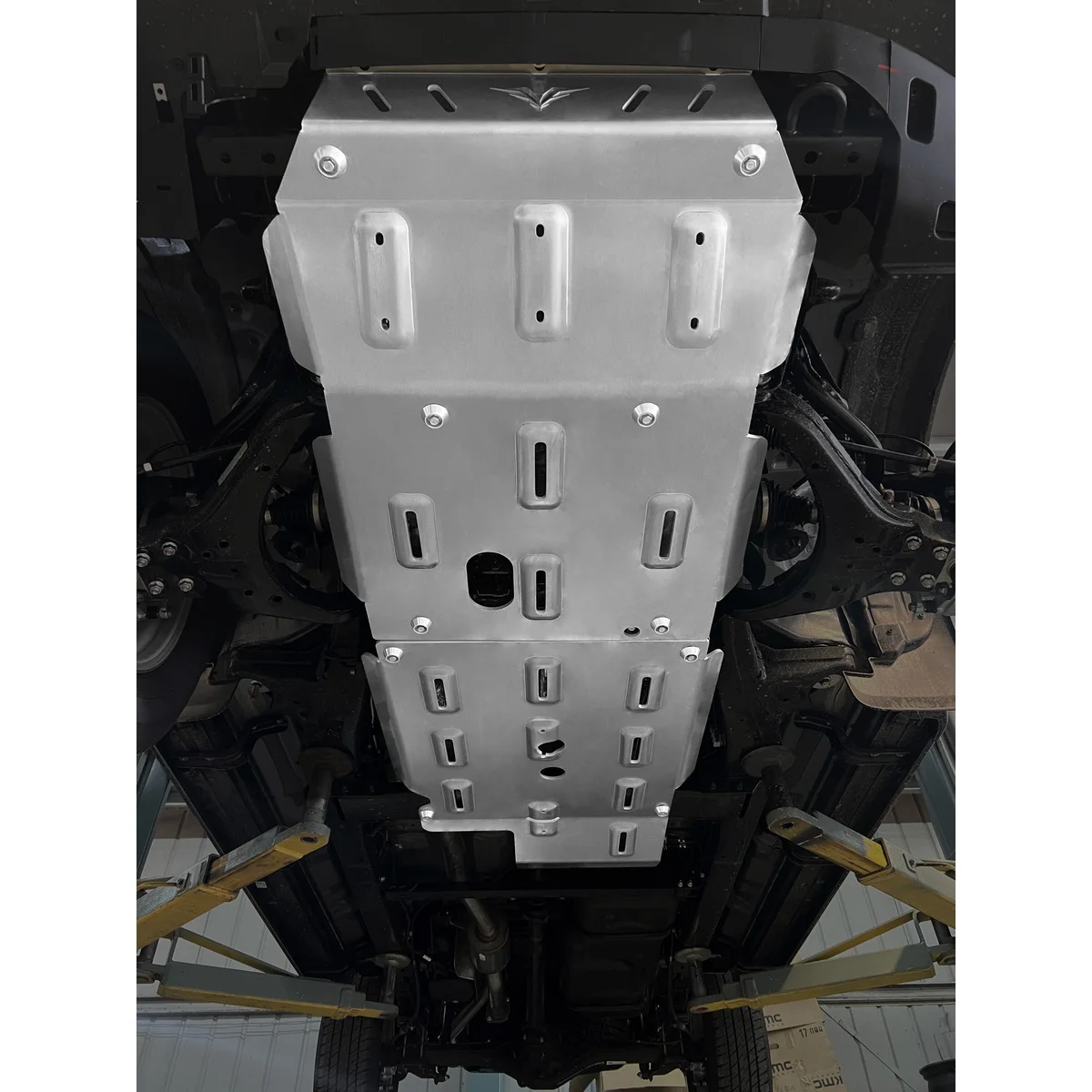 

FK Isuzu D-max Skid Plates Fit For Underbody Protection 4x4 Pickup Vehicle Accessories