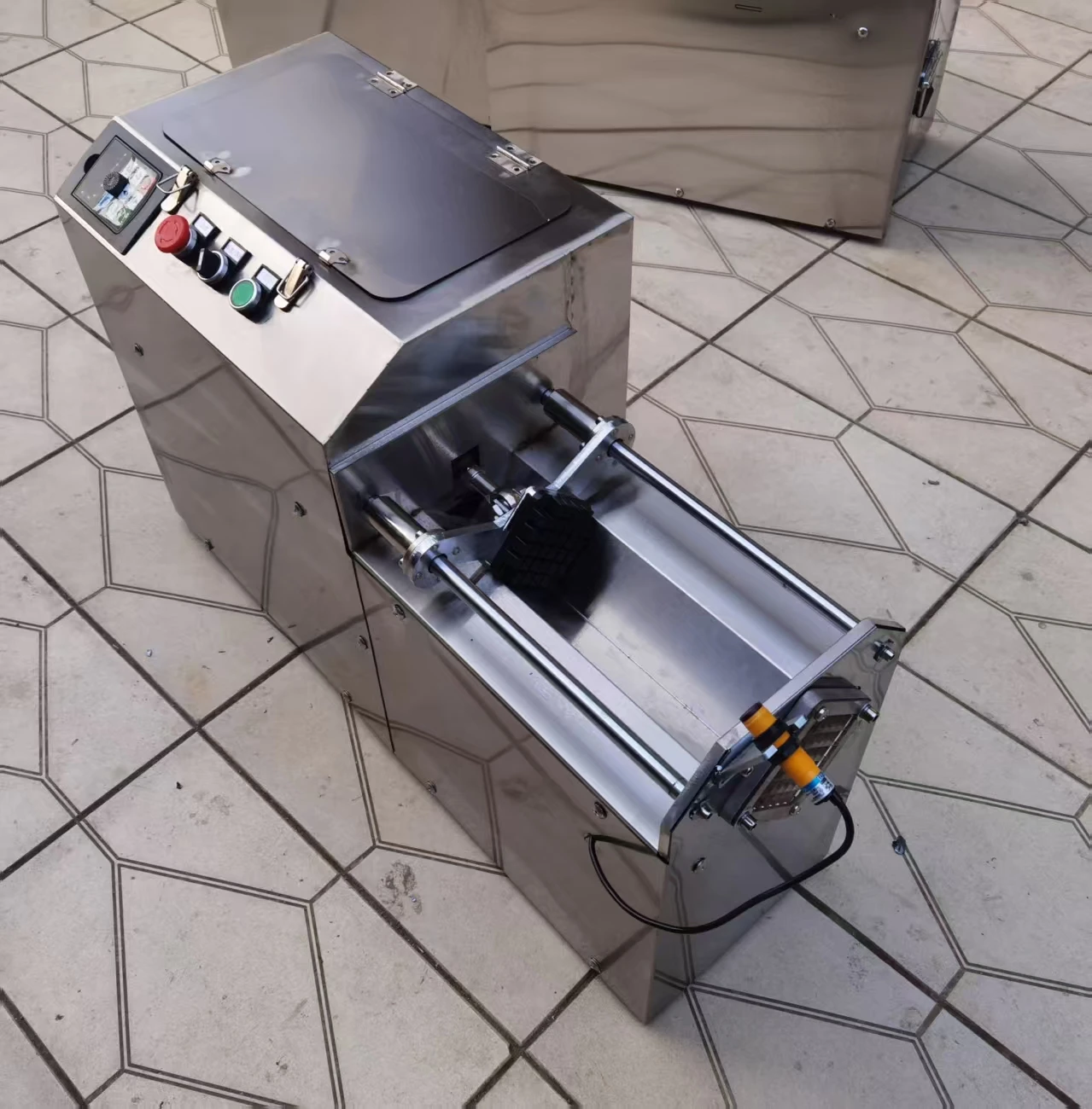 

Коммерческая электрическая машина для резки нержавеющей стали, полностью автоматическая машина для нарезки и измельчения огурцов и моркови