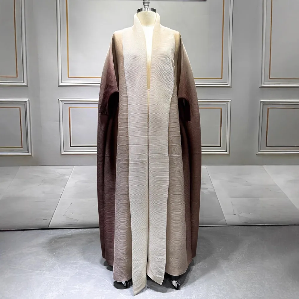 2025 Miyake Fold Risvolto Trench Ufficio Pendolarismo Stile Abbigliamento donna Donna musulmana Manica a pipistrello Casual Abaya Cardigan vintage