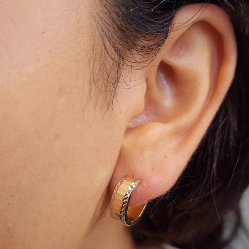 Vintage Bohemian Style Cut Textured Golden Plated Hoop Earrings for Women's Fashion Concise Design Festival Jewelry Accessories