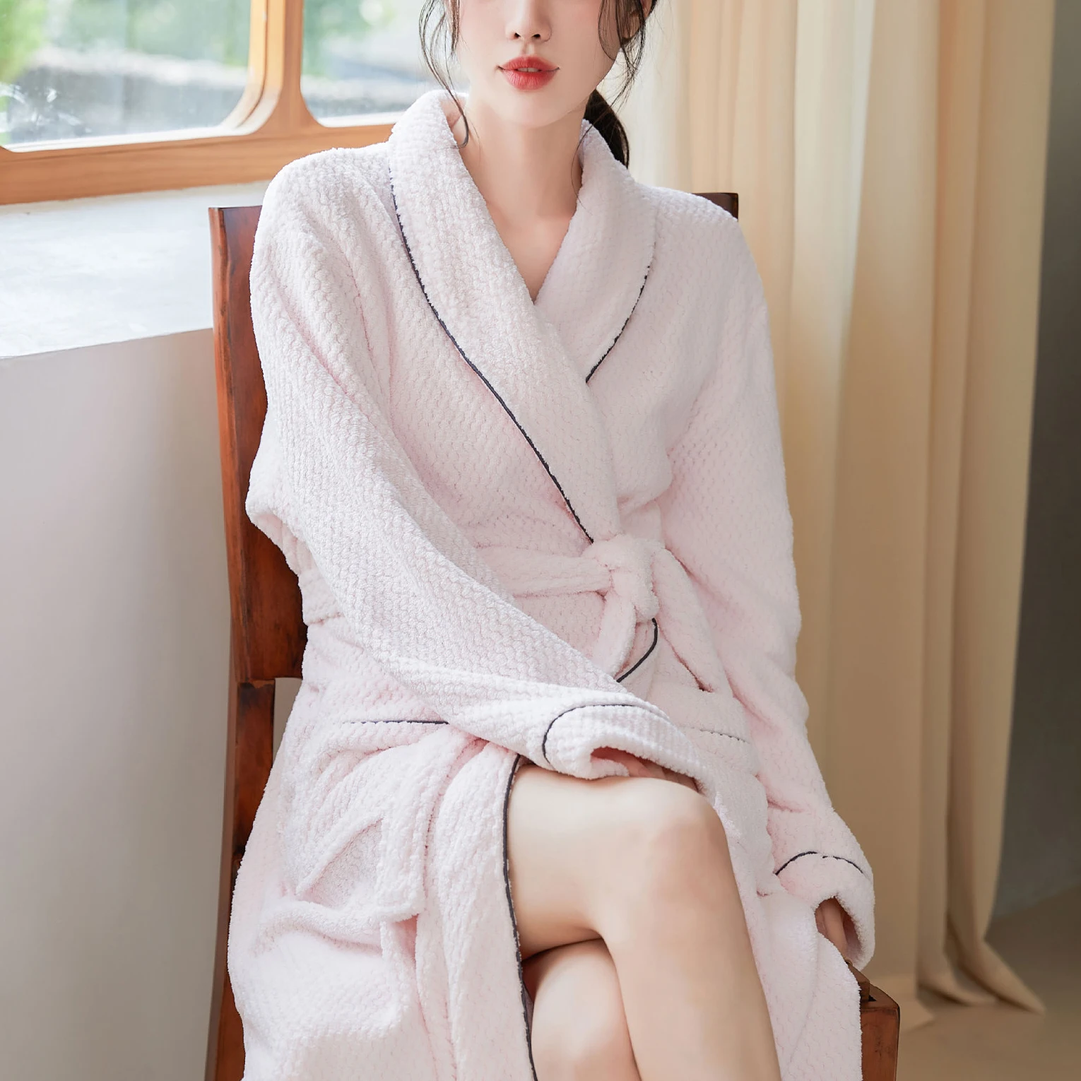 

Autumn Winter Female Flannel Robe Kimono Bathrobe Gown Thicken Warm Sleepwear Lounge Wear Loose Coral Fleece Home Wear Nightgown