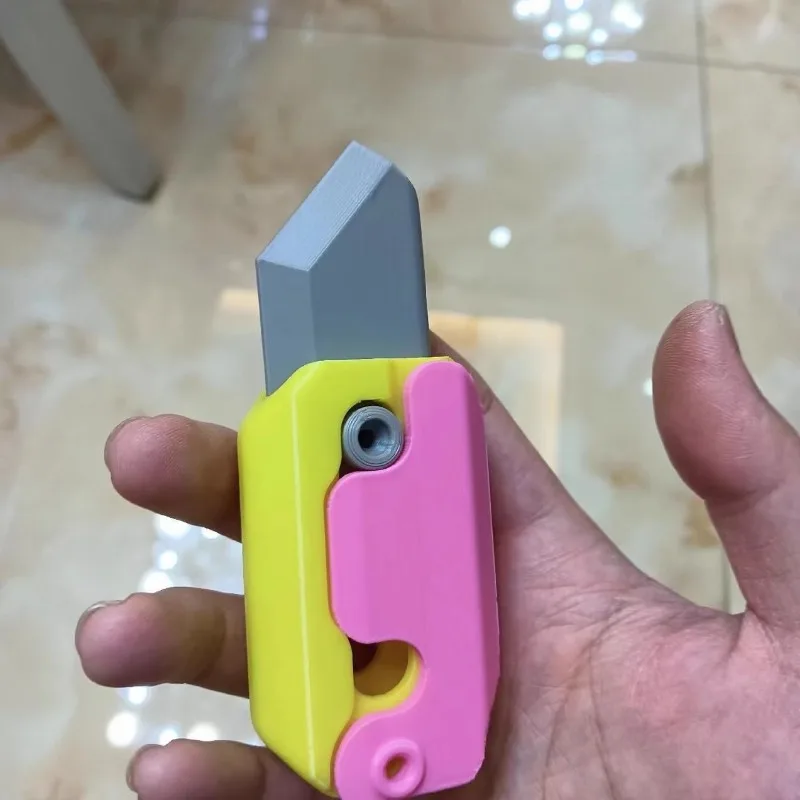 3D Printing Gravity Knife Cub Jumping Small Radish Knife Mini Model Pendant Push Card Decompression Toy Mini Butterfly Knife